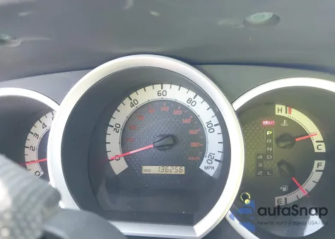 2015 Toyota Tacoma Prerunner V6 z USA, uszkodzony, nr VIN 3TMKU4HN5FM042710